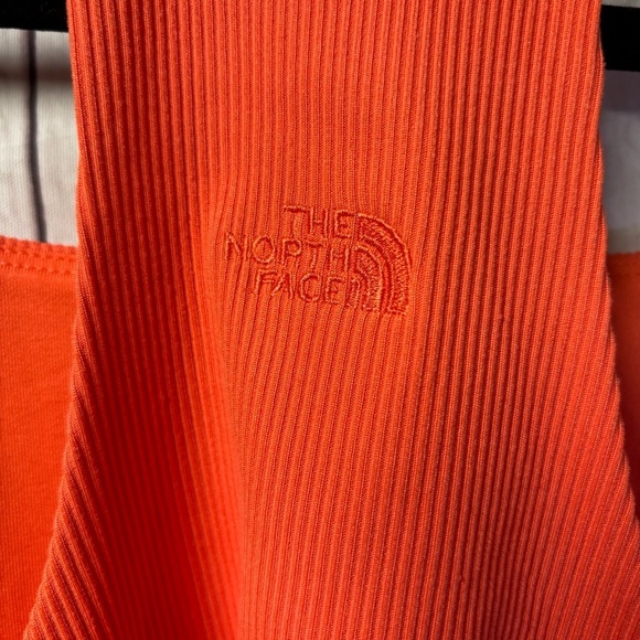The North Face Ribbed Cropped Tank Top Orange NWT XL - Picture 4 of 8